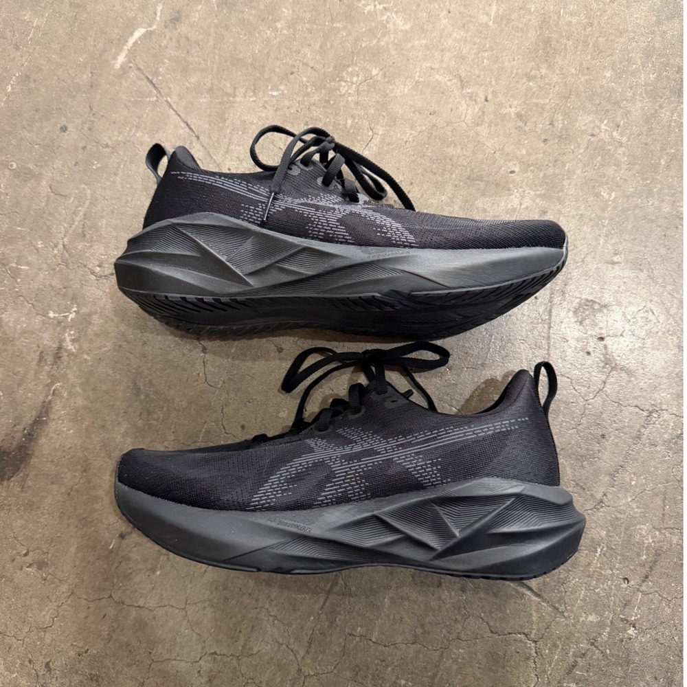 Asics Novablast 5 Womens 8 1/2 Running Shoes Triple Black FF Blast 1012B765